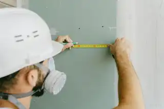 Construction de cloisons sèches